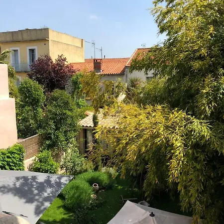 Les Arceaux De Apartment *